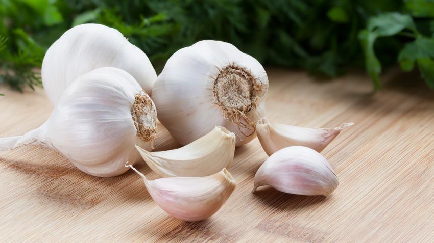 https://cdn.idntimes.com/content-images/post/20170707/garlic-bulbs850-e1765eca15392b9bd3e56bd0ed28b7cf.jpg