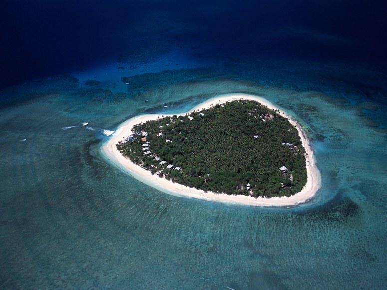 https://cdn.idntimes.com/content-images/post/20180108/heart-shaped-island-fiji-1cc38b78b14ae0aacb6476d99101fc87.jpg