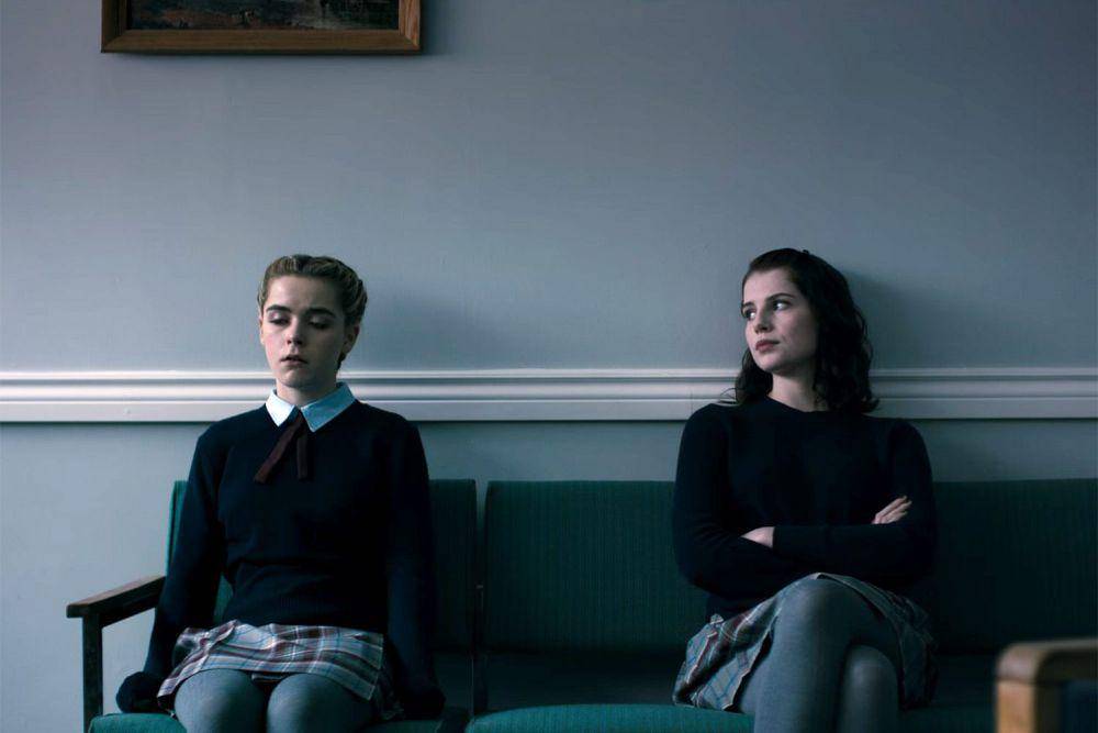 adegan dalam film The Blackcoat’s Daughter. (dok. A24/The Blackcoat’s Daughter)