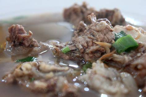 https://cdn.idntimes.com/content-images/post/20160905/images-2012-news-makan-jajan-medan-b5919f272e395f85f92596f00efd71e3.jpg