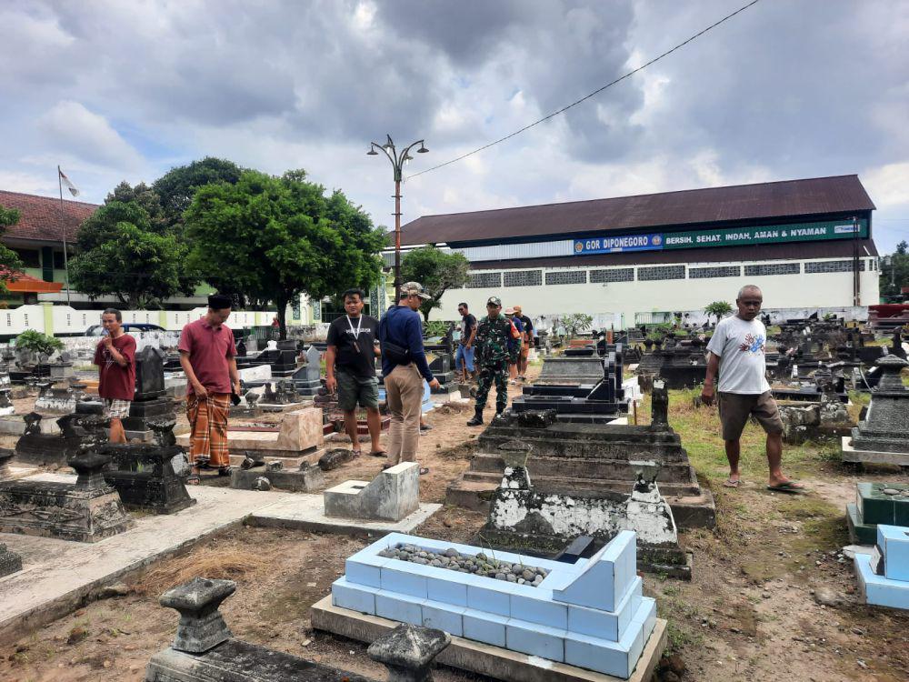 Nisan makam warga non muslim. yang dirusak di Baturetno Banguntapan Bantul.(Dok.Polres Bantul)