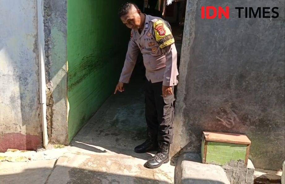 Keluarga korban Nursilawati, kasus wanita dibunuh oleh suaminya di Kota Bandar Lampung. (IDN Times/Tama Yudha Wiguna).
