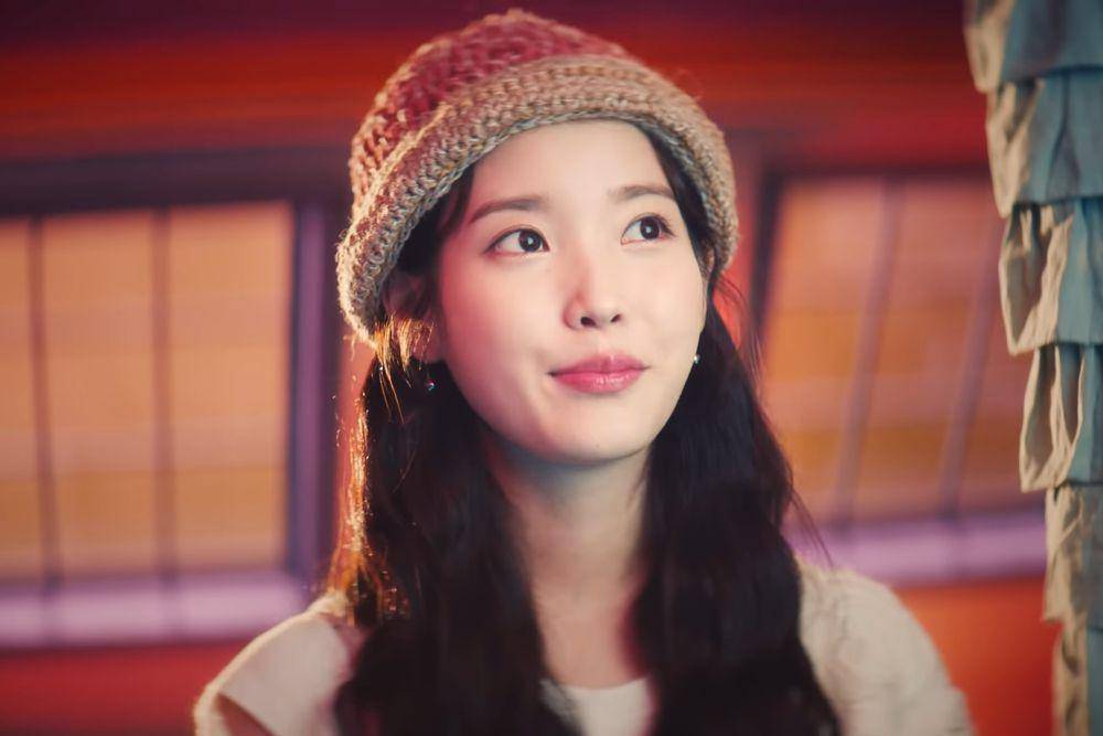 cuplikan MV strawberry moon milik IU (youtube.com/1theK)