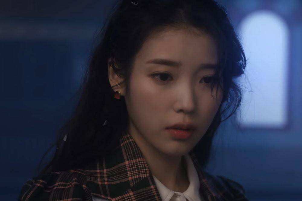 cuplikan MV LILAC milik IU (youtube.com/1theK)