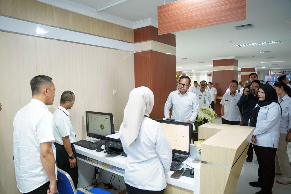 Kunjungan Wamendagri, Bima Arya ke Kantor Pemkot Bandar Lampung. (IDN Times/istimewa)