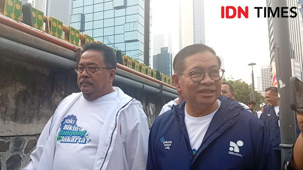 Naik TJ, Pramono-Rano Nikmati Macetnya Jakarta di Jam Pulang Kerja