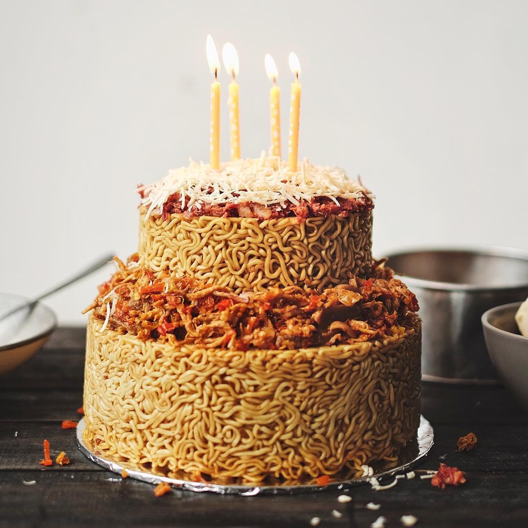 https://cdn.idntimes.com/content-images/post/20171126/indomie-cake-22-20d2ae89205cb1f215334764e8655179-5231fd75b4ceabd1b6dc8afe24a2d2ea.jpg