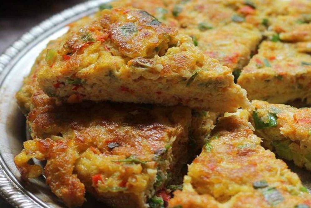 https://cdn.idntimes.com/content-images/post/20171107/ini-resep-telur-dadar-khas-rumah-makan-padang-160222d-e261f3fdfecc70da6ffe54f5e03d4e44.jpg