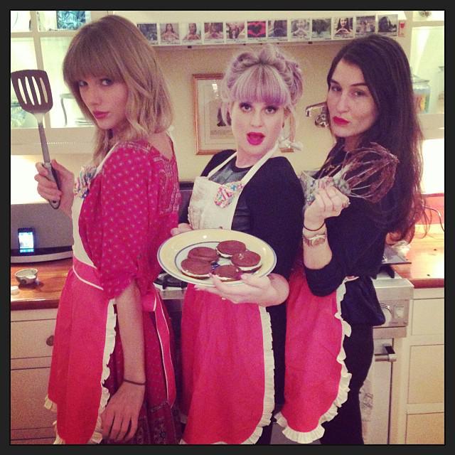 https://cdn.idntimes.com/content-images/post/20180118/instagram-kellyosbourne-ac4727be86307166b3027cd20954ad14.jpg