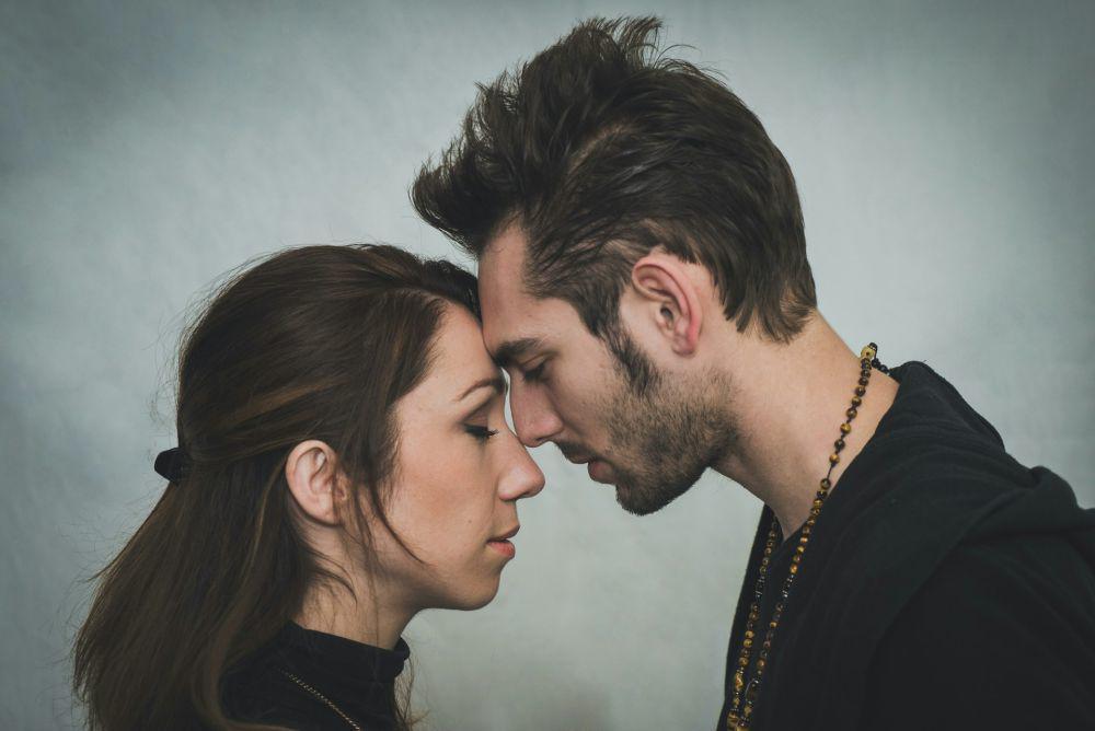 Jangan Sembarang Bilang "Aku Cinta Kamu" Kalau Masih Lakukan 5 Hal Ini