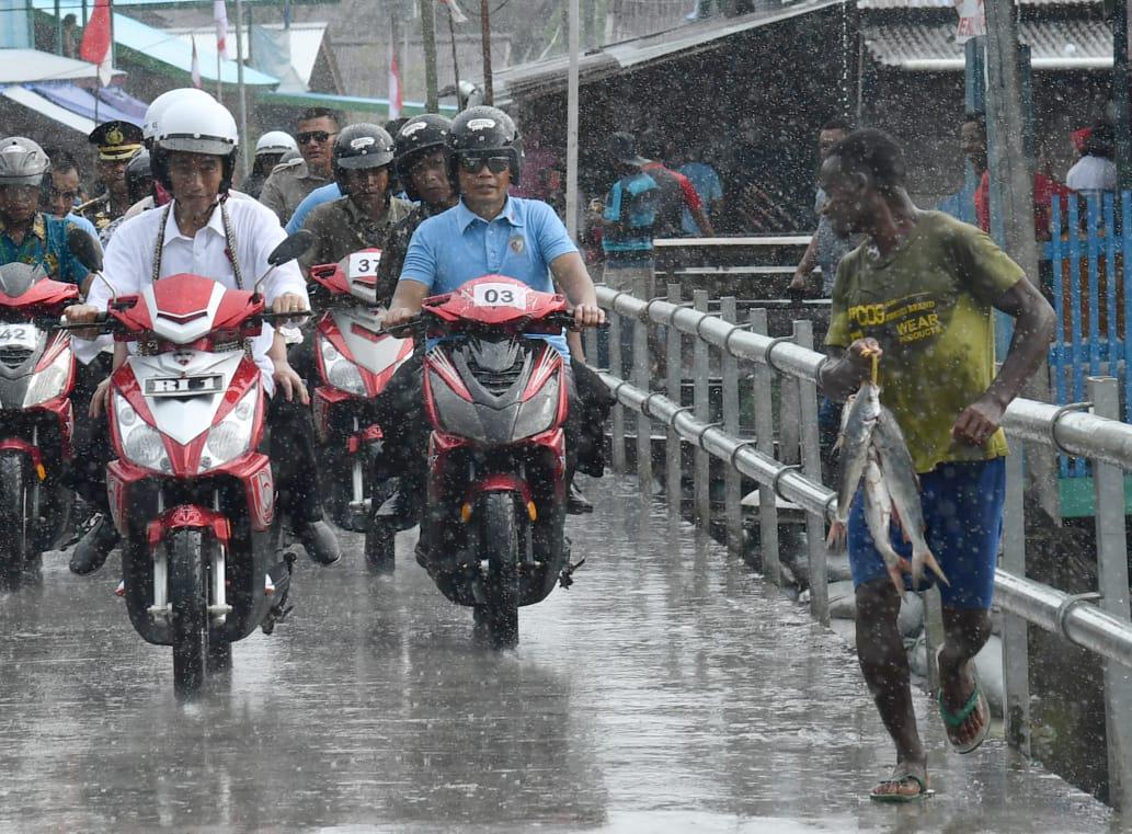 https://cdn.idntimes.com/content-images/post/20180414/jokowi-21-233d2dd8222606815499013199246a01.jpg