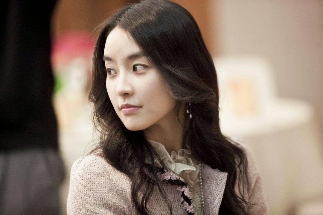 https://cdn.idntimes.com/content-images/community/2018/03/jung-yoo-mi-1984-07-8f4d915459c31933b044b73f3ff38d27.jpg
