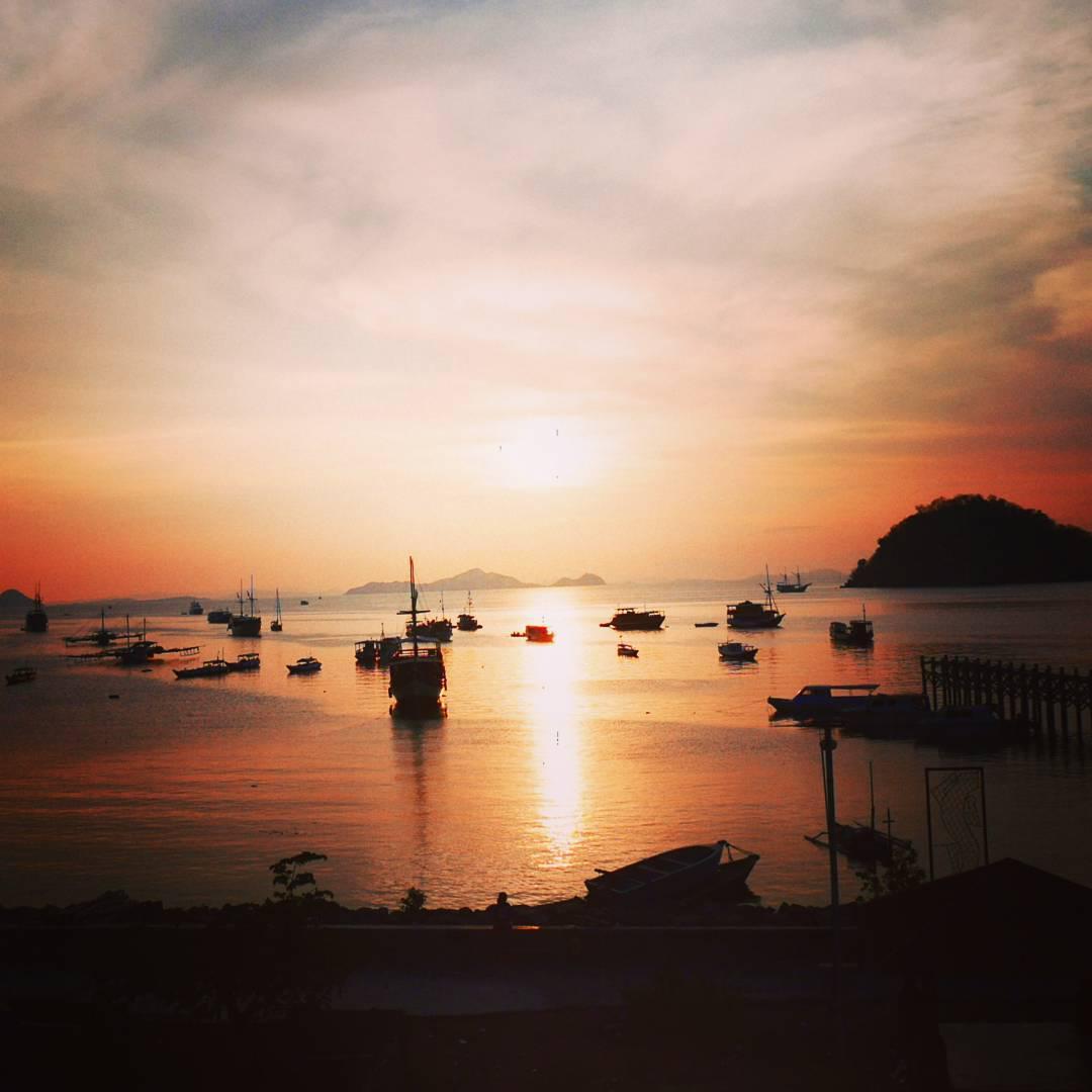 https://cdn.idntimes.com/content-images/post/20171112/labuan-bajo-555e2a98a3bd8afaa1d53788e3d33e9e.jpg