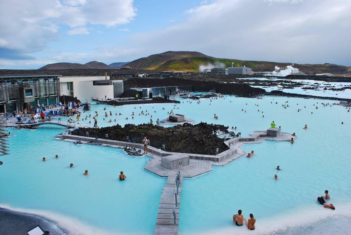 https://cdn.idntimes.com/content-images/post/20170719/lava-bf7e0410035b57b7a068386dd7610c3c.jpg