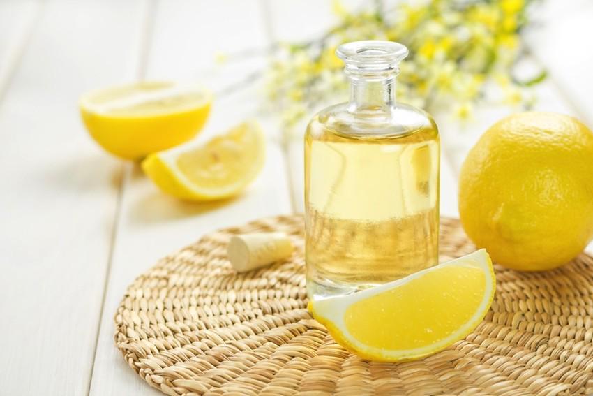 https://cdn.idntimes.com/content-images/post/20170427/lemon-oil-mindbodygreendotcom-cb5dba2ab76b2f3d729948534ba58a21.jpg