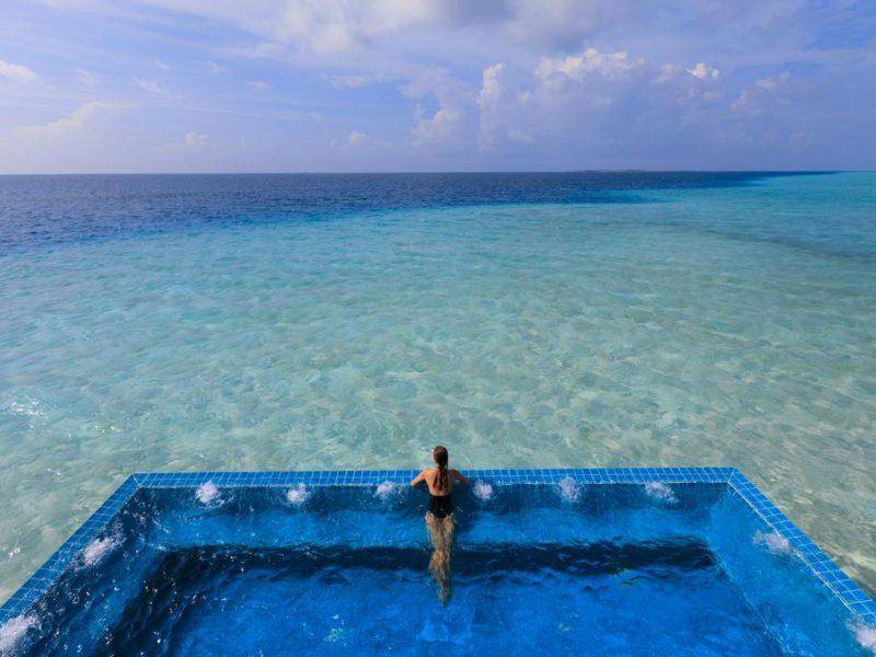 https://cdn.idntimes.com/content-images/post/20170719/maldives-7ef2b5f3b31f51946b56cace8d99917a.jpg