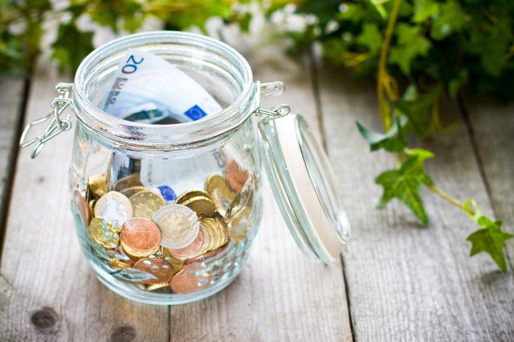 http://cdn.idntimes.com/content-images/post/20160203/money-jar-1024x682-24db61d837c924f48a6a5f2420439df1.jpg