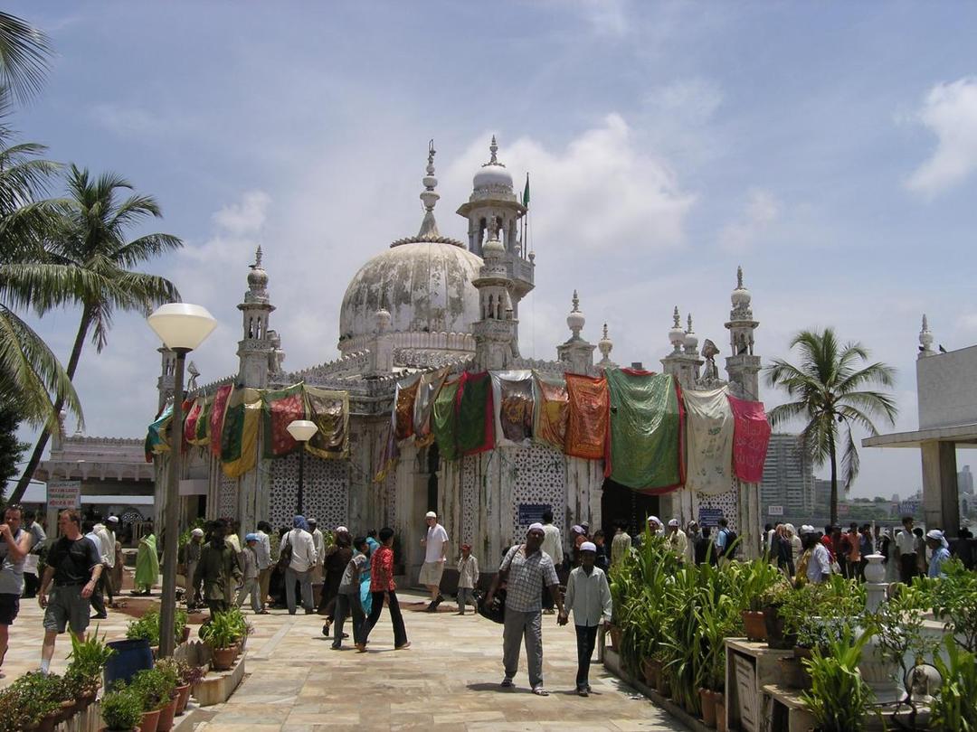 https://cdn.idntimes.com/content-images/post/20171206/mumbai-india-e002b3e30bb1a144d32411b28ff2d19c.jpg