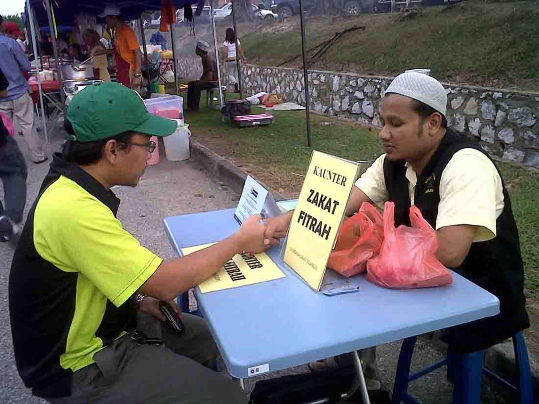 https://cdn.idntimes.com/content-images/post/20170617/niat-bayar-zakat-fitrah-online-c20db491d72213f96e9af482e18d6810.jpg