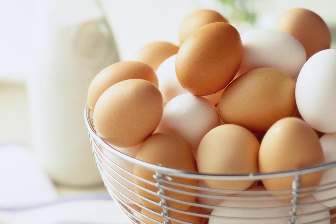 https://cdn.idntimes.com/content-images/post/20170621/o-brown-eggs-vs-white-eggs-facebook-000aae611096bb2dd28937069aa9a326.jpg