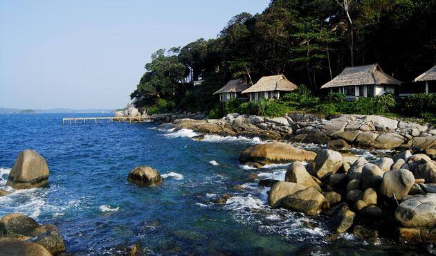 https://cdn.idntimes.com/content-images/post/20170815/pantai-lagoi-bintan-9638ef95c8fc5d1356bf49bd4593c923.jpg