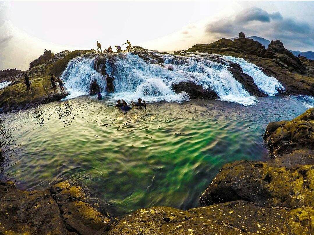 https://cdn.idntimes.com/content-images/post/20170921/pantai-wedi-ombo-gunungkidul-jogja-by-aldhosyahmar-b3040895d807e0991bd7aa55c0b7854f.jpg