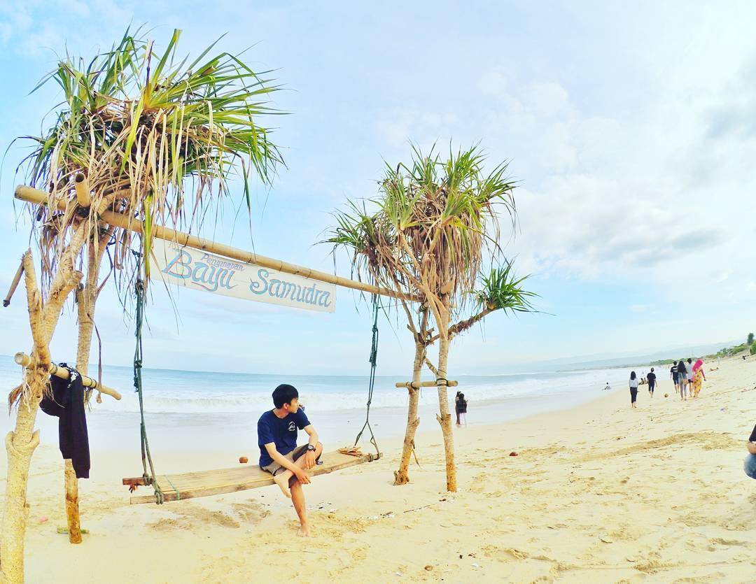 https://cdn.idntimes.com/content-images/post/20171114/pantai7-0218ea75208473cef05bb10396adf96e.jpg