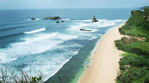 http://cdn.idntimes.com/content-images/post/20160207/pantaibuyutan-89f880429466f2660f3fde8f787d1981.jpg