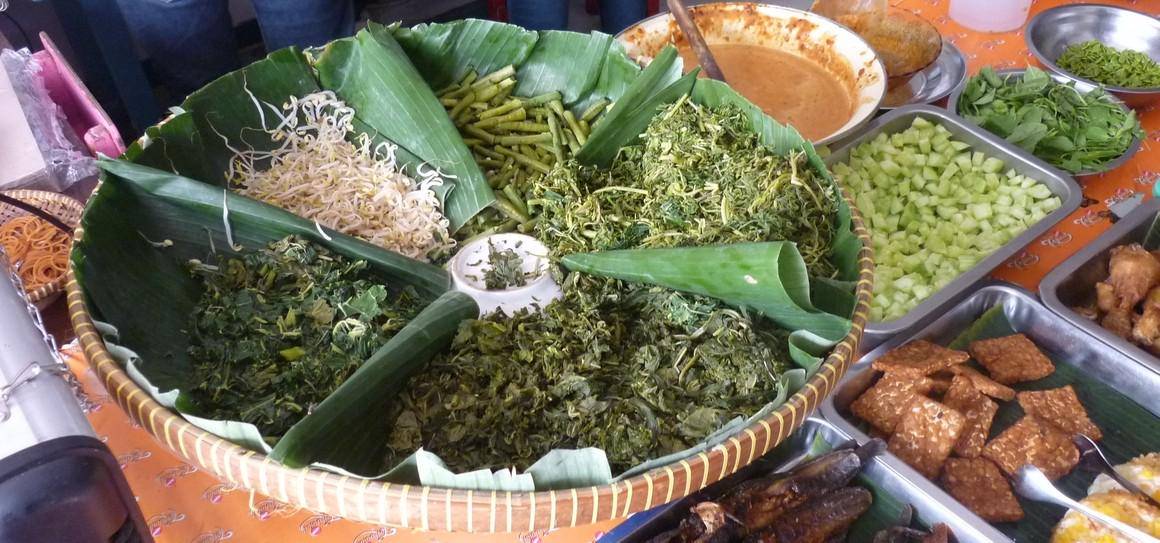 https://cdn.idntimes.com/content-images/post/20170814/pecel-mbak-niek-feat-1160x543-87ceaf7bad53d75b8d6d3a72c4ce48a8.jpg