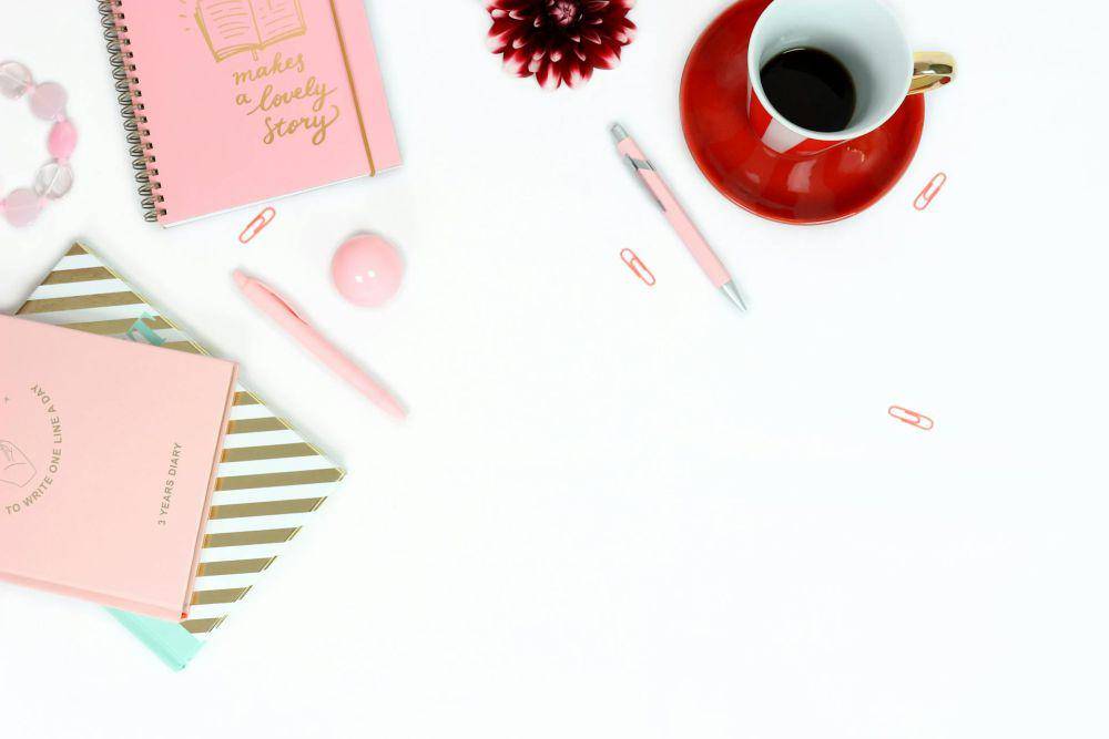ilustrasi notebook aesthetic (pexels.com/Chimene Gaspar)