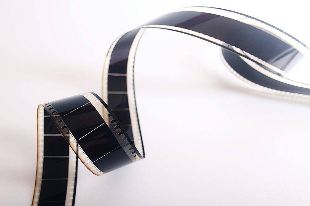 ilustrasi strip film (pexels.com/Pietro Jeng)