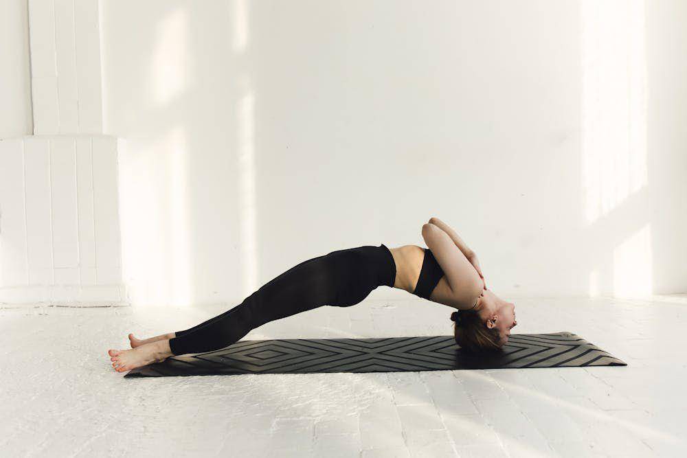 ilustrasi melakukan pilates di rumah (pexels.com/Polina Tankilevitch)