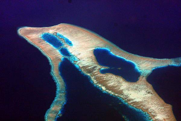 https://cdn.idntimes.com/content-images/post/20180108/pulau-terumbu-karang-flores-indonesia-b84942aa7641bfc0fa95b2192b0ba3d2.jpg
