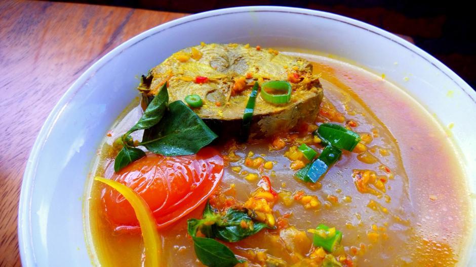https://cdn.idntimes.com/content-images/post/20180321/resep-papeda-ikan-kuah-kuning-sedap-asli-papua-15b18bd0beeb48c07fab0f56fc49a0f4.jpeg