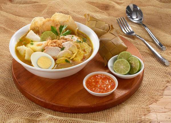 https://cdn.idntimes.com/content-images/post/20170814/resep-soto-lamongan-enak-dan-cara-membuat-untuk-sekeluarga-328758d9e217ae5c2c1f0b54db46166f.jpg