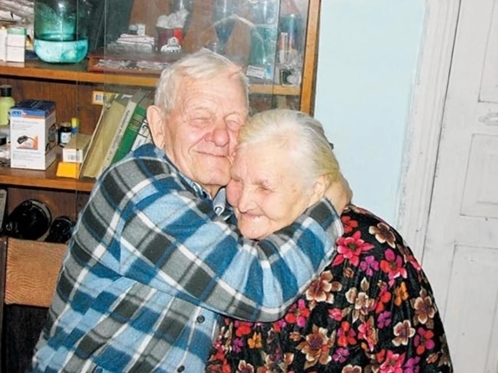http://cdn.idntimes.com/content-images/post/20160822/reunited9n-2-web-098db9a62fbc3fbba06519817d018ac5.jpg