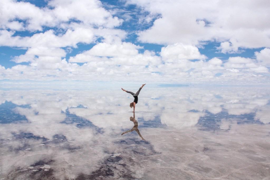 https://cdn.idntimes.com/content-images/post/20171026/salar-de-uyuni-bb33fd94afd51a9ecfc3bed2e4c87585.jpg