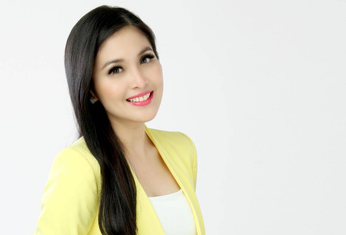 https://cdn.idntimes.com/content-images/post/20171004/sandra-dewi-12-e96457f44f7a6fd3c81546ddb0f4cbf9.jpg