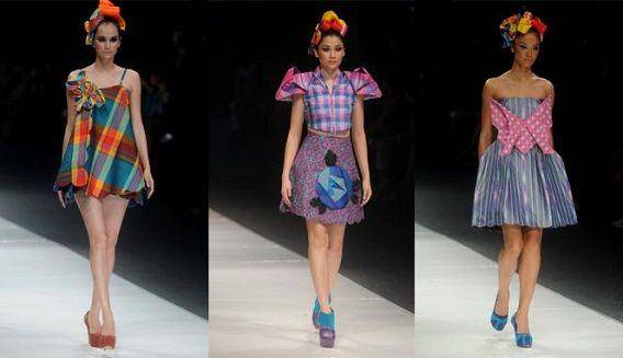 http://cdn.idntimes.com/content-images/post/20151229/sarung-bugis-0-e0a76d408861a85fc5637255a04f0827.jpg