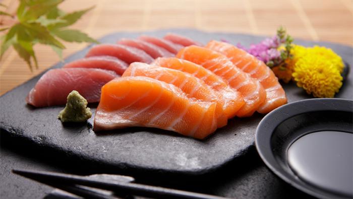 https://cdn.idntimes.com/content-images/post/20170728/sashimi-resized-da07f934118720431186a9ce40ab8c69.jpg