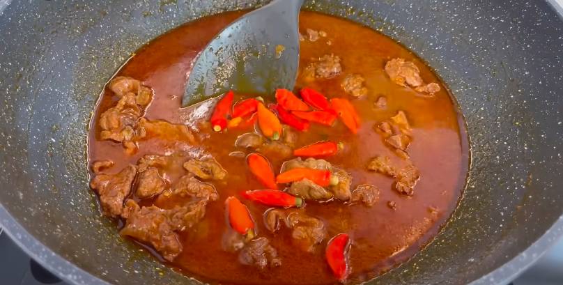 ilustrasi memasak krengsengan daging sapi (YouTube.com/Ika Mardatillah)