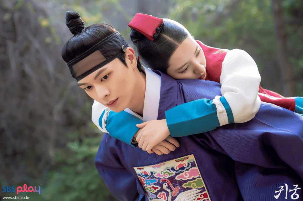 cuplikan Yook Sung Jae dan Bona di drama The Haunted Palace