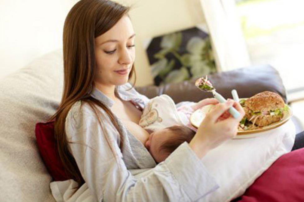 https://cdn.idntimes.com/content-images/post/20170524/sedang-menyusui-inilah-tips-aman-puasa-ramadhan-bagi-ibu-menyusui-2-f4bb086183863427a393319addb53e3a.jpg