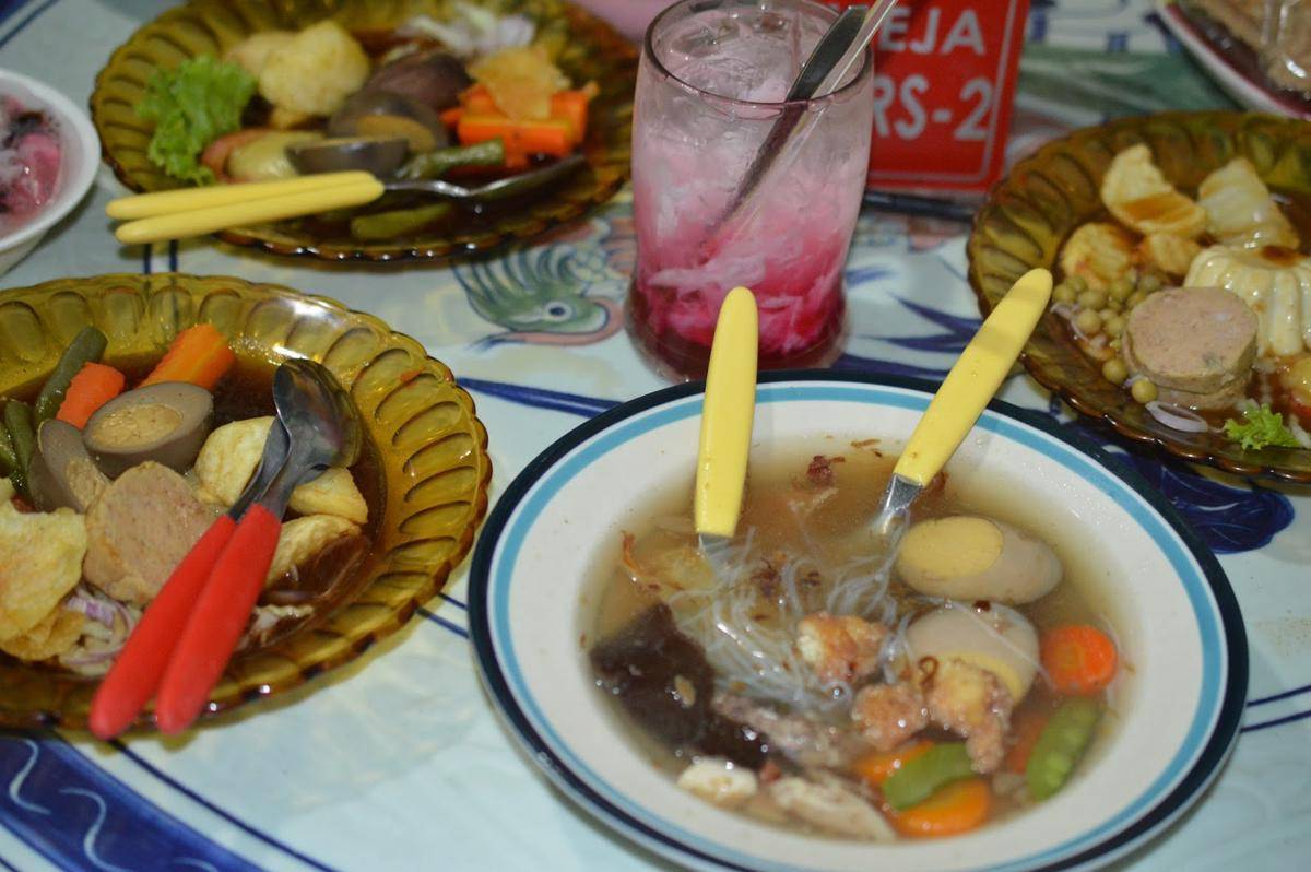 https://cdn.idntimes.com/content-images/post/20171031/selat-solo-mbak-lies-1f3b223634bfeeaebbacaacce467bf8c.JPG