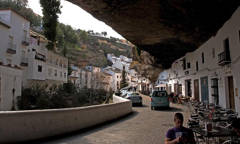 https://cdn.idntimes.com/content-images/post/20171025/setenil-de-las-bodegas2spain-53b717fac90cf347ef74f094e8d17470.jpg