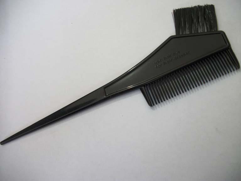 https://cdn.idntimes.com/content-images/post/20170120/sisir-kuas-cat-rambut-mt1016-9559028db3d99877c61706d76bc81417.JPG