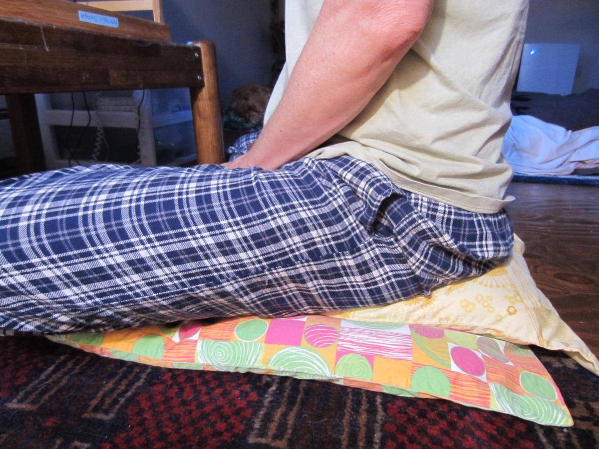 http://cdn.idntimes.com/content-images/post/20160628/sitting-cushions-002-6a1bb84f7b289239d6df321388115673.jpg