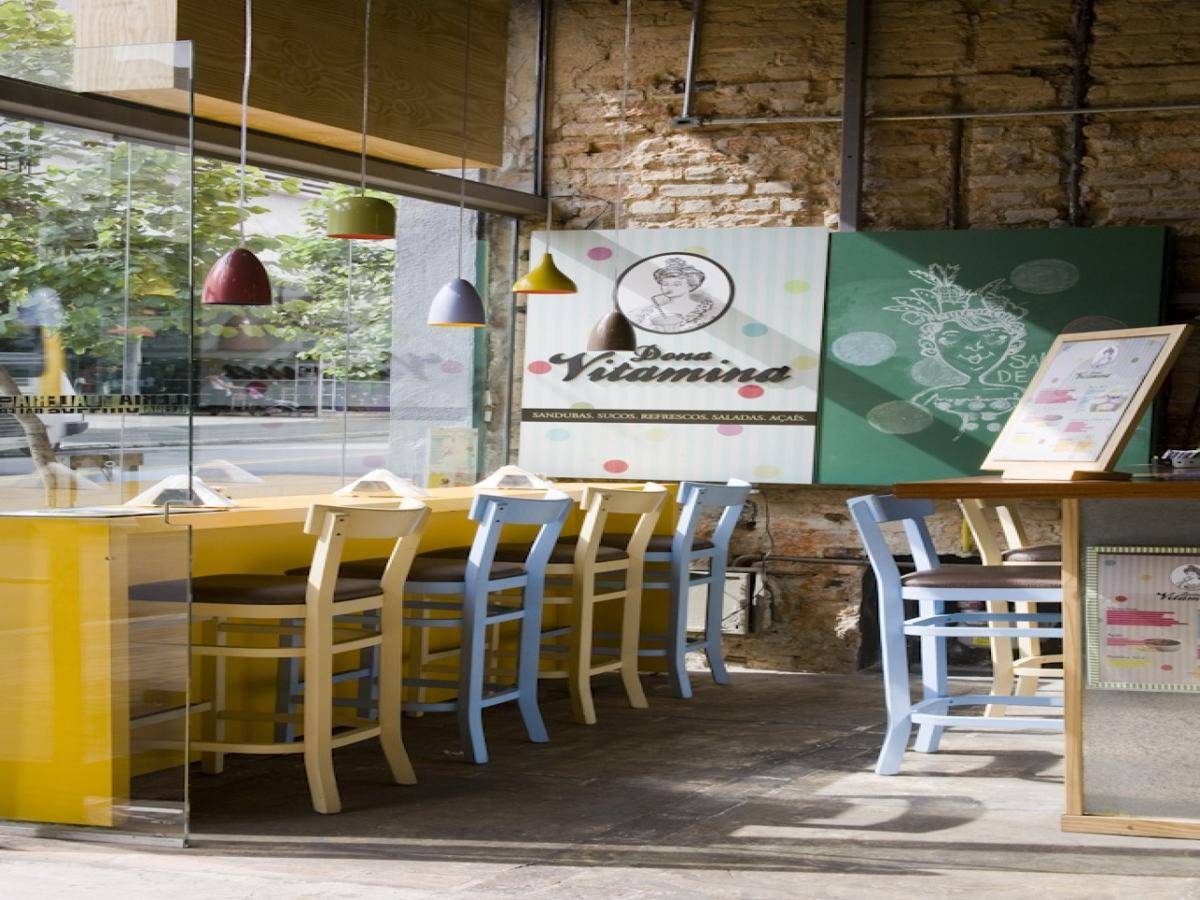 https://cdn.idntimes.com/content-images/post/20170519/small-restaurant-design-ideas-about-small-cafe-design-on-small-cafe-f3e3fd61f517e600-ad74354d310224e4434ce169fd689dff.jpg