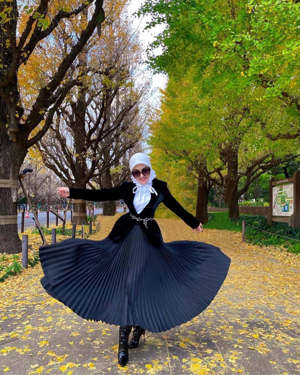 Syahrini (instagram.com/princessyahrini)
