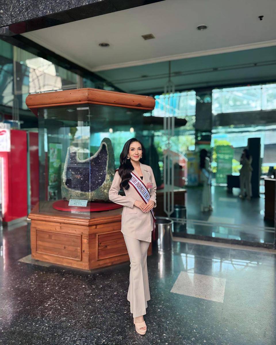 Ghina Raihanah (instagram.com/ghinarai)